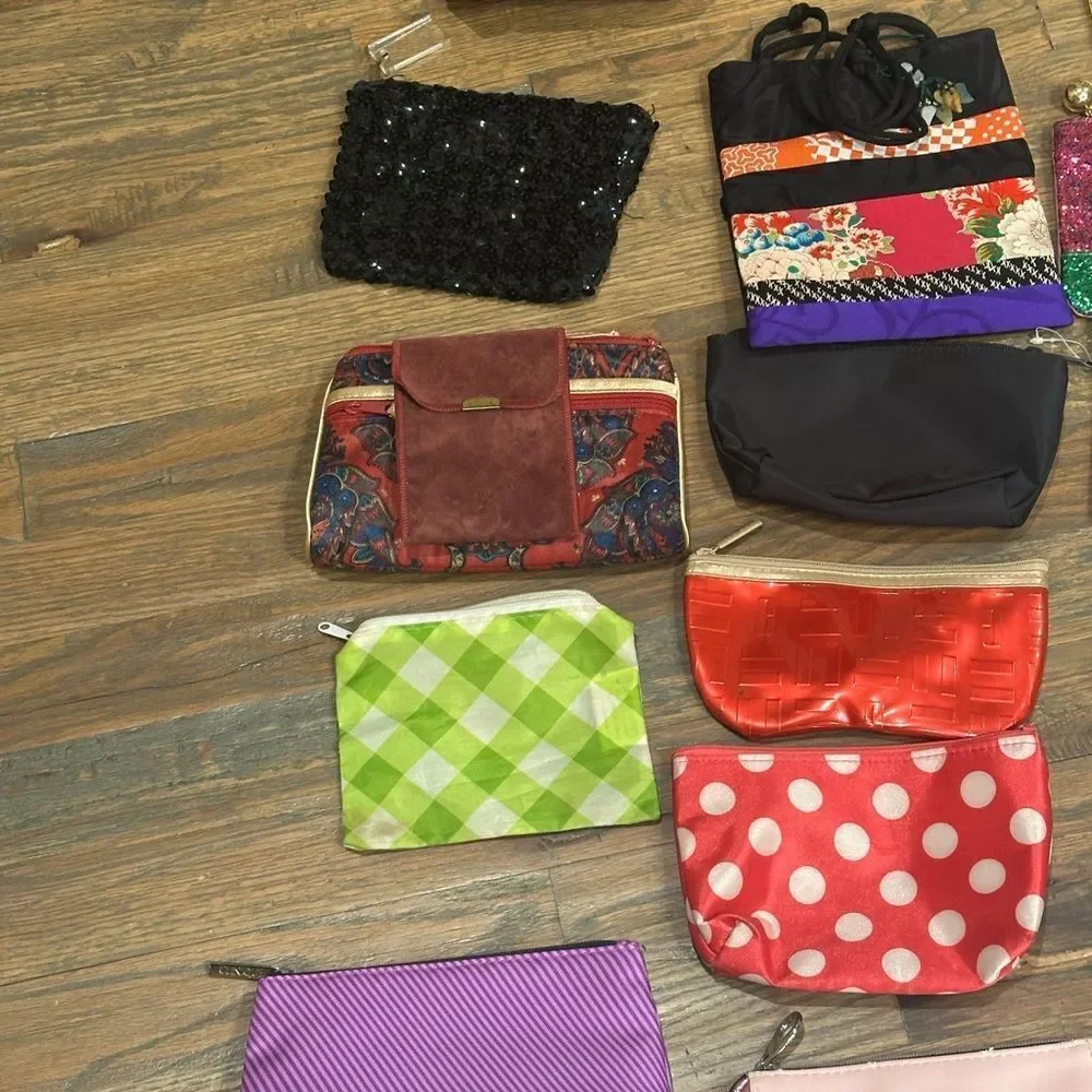 Bag mini’s Ipsy, Mary Kay ect bundle  mini, coin, excellent condition 26 total